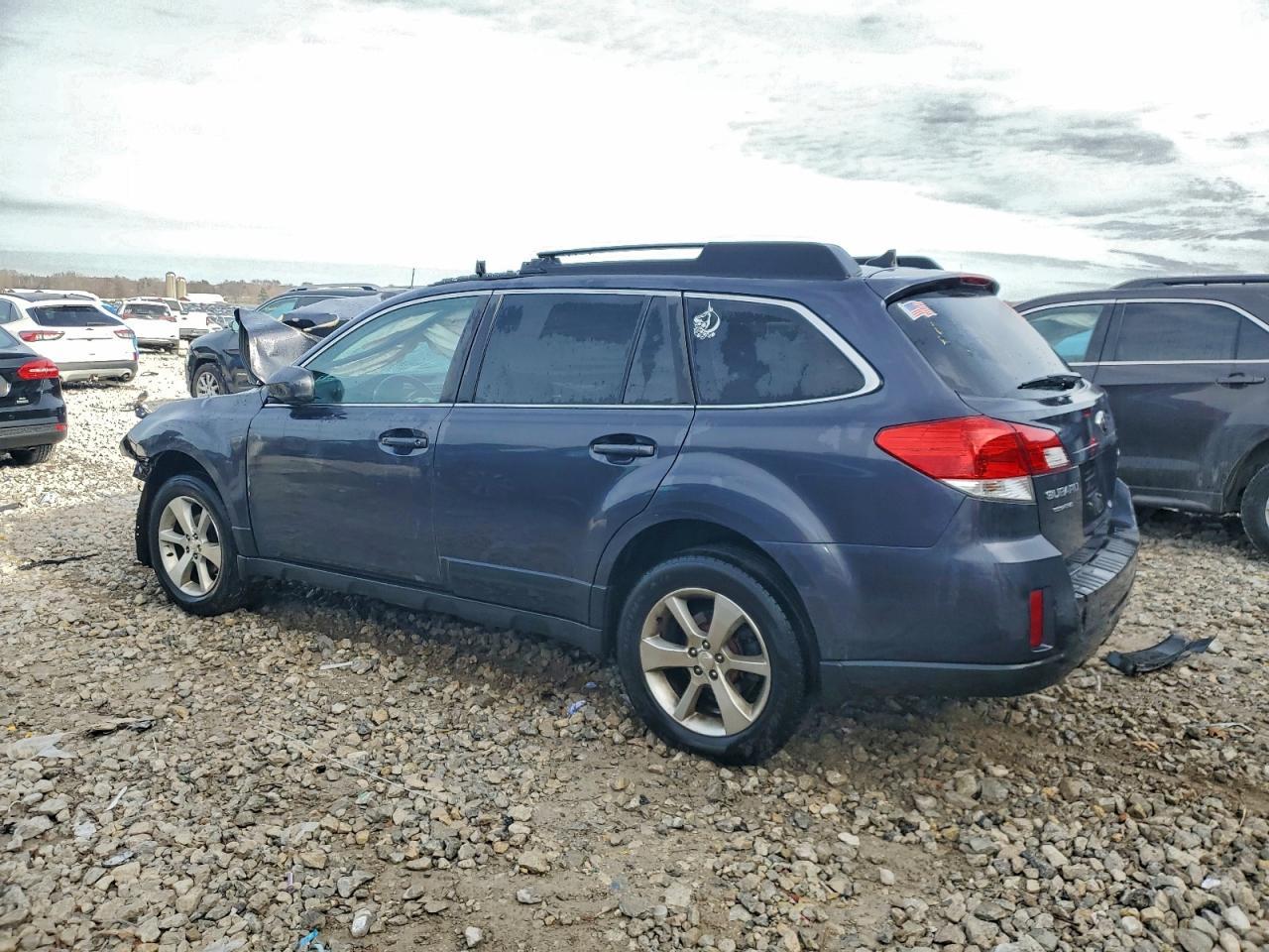 2013 SUBARU Outback