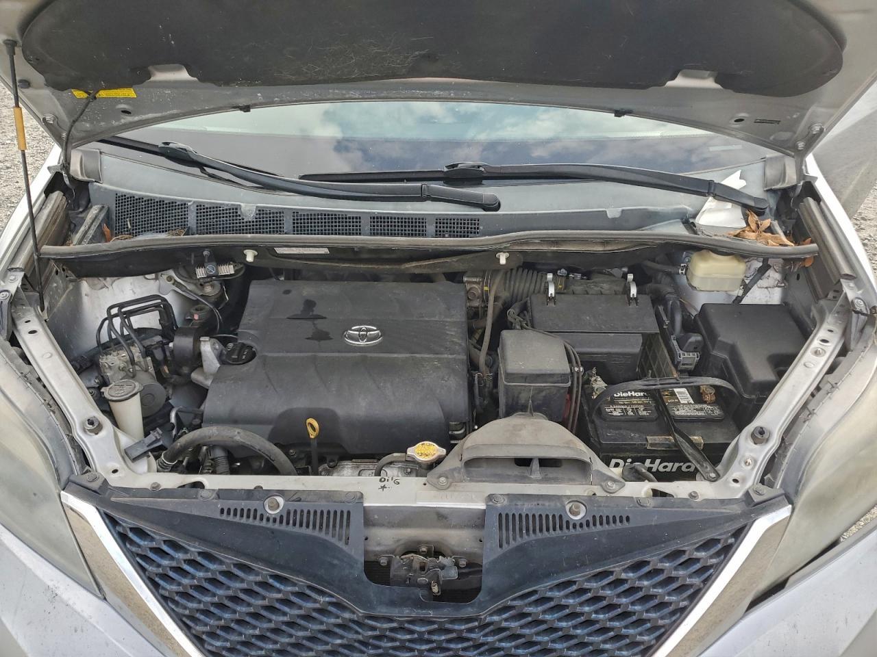 2015 TOYOTA SIENNA