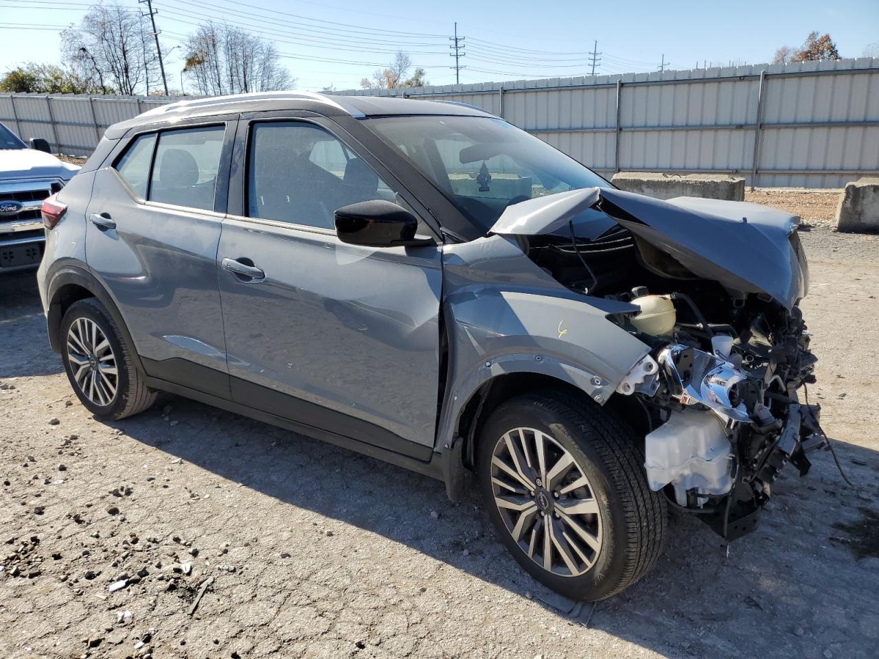 2024 NISSAN KICKS