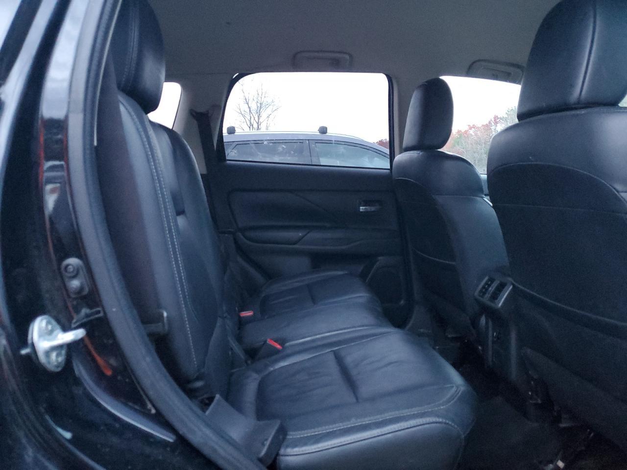 2019 MITSUBISHI outlander