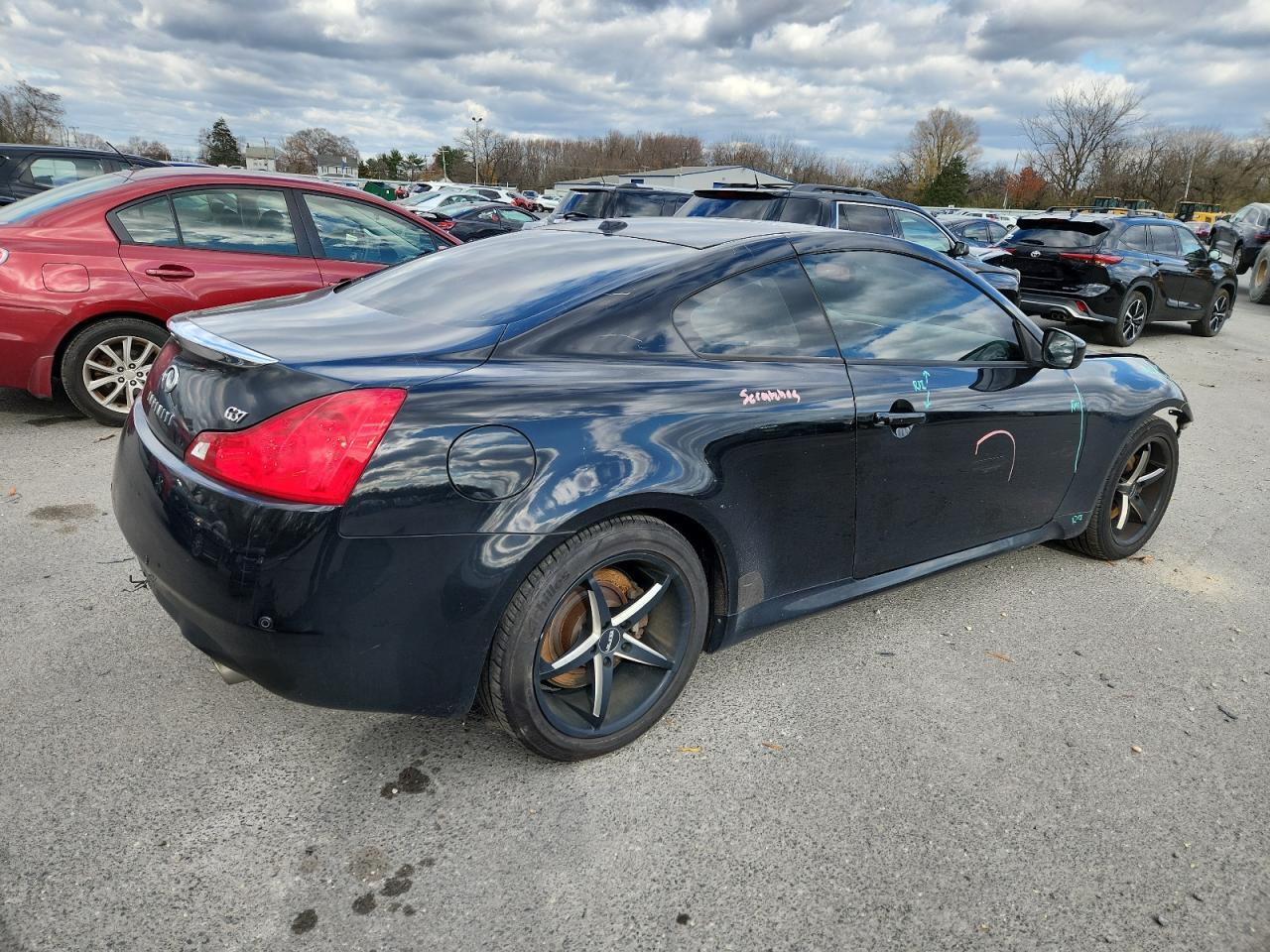 2011 INFINITI G37