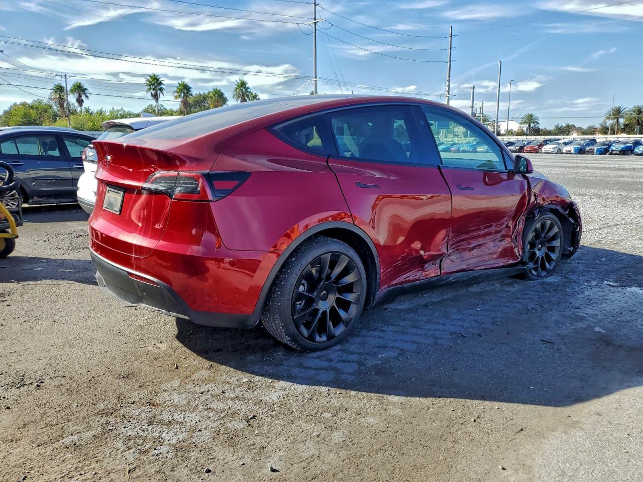 2025 TESLA MODEL Y