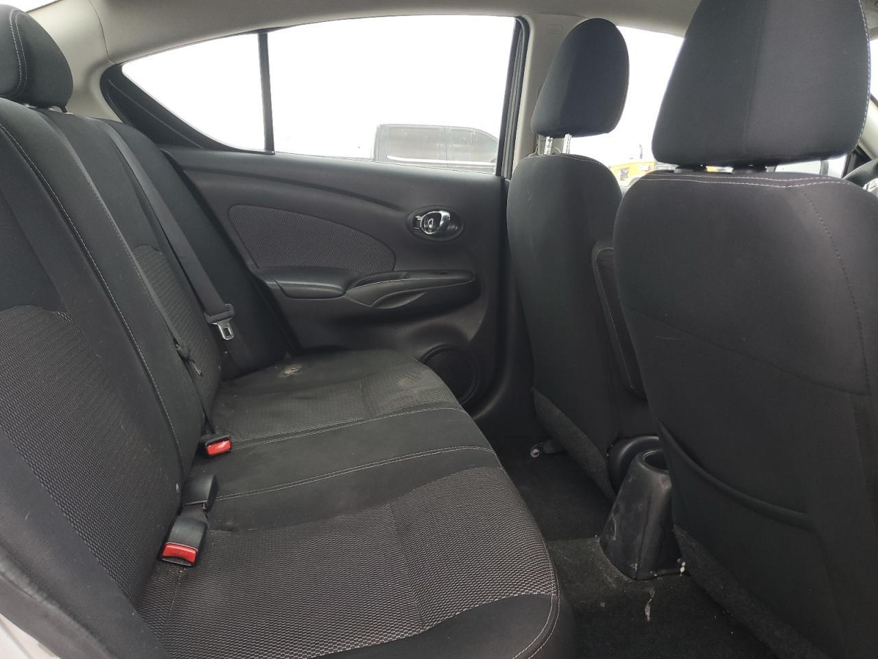 2015 NISSAN VERSA
