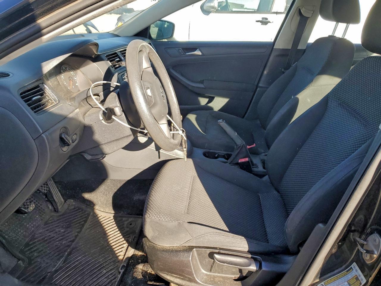 2011 VOLKSWAGEN JETTA