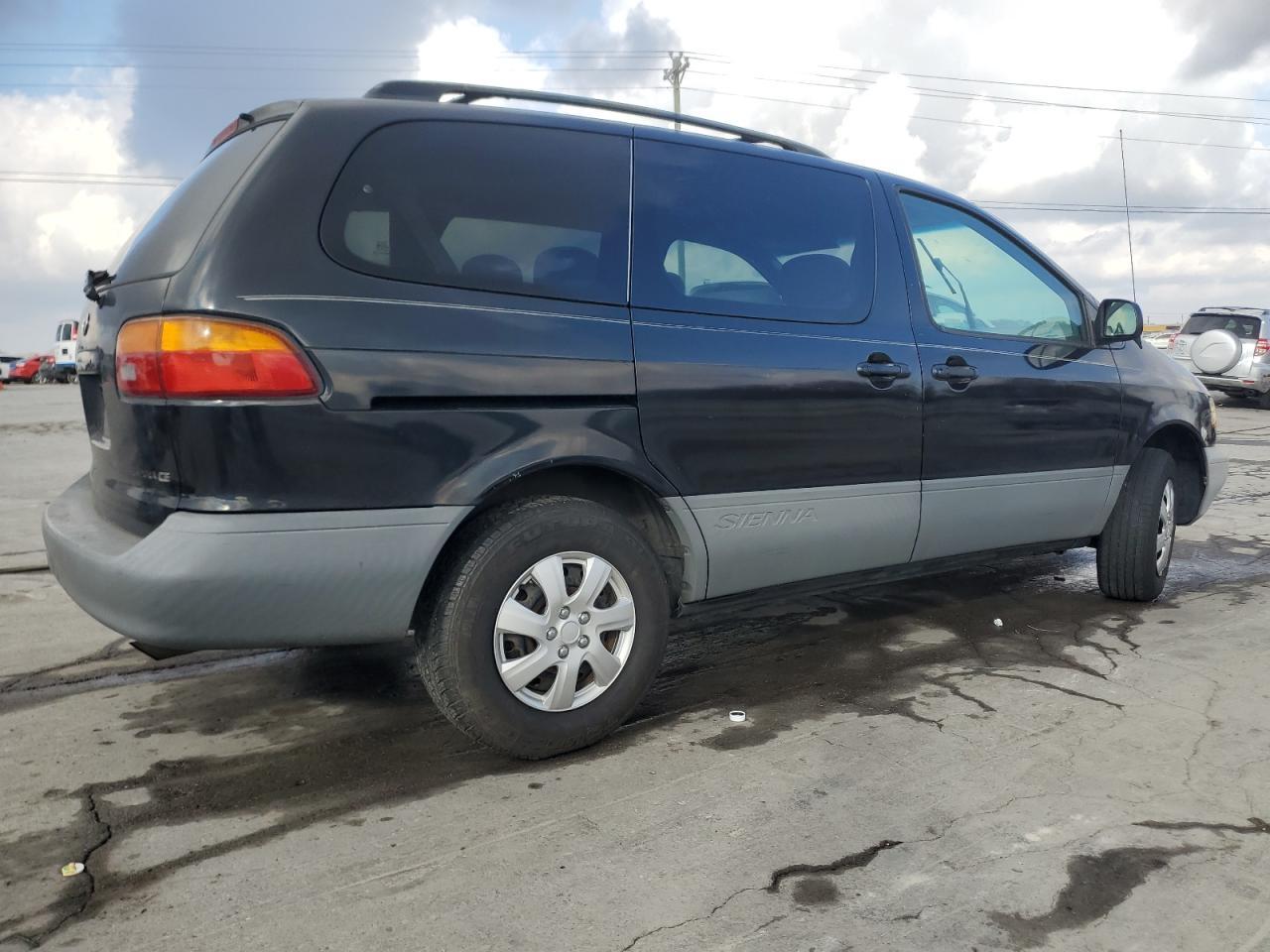 1999 TOYOTA SIENNA