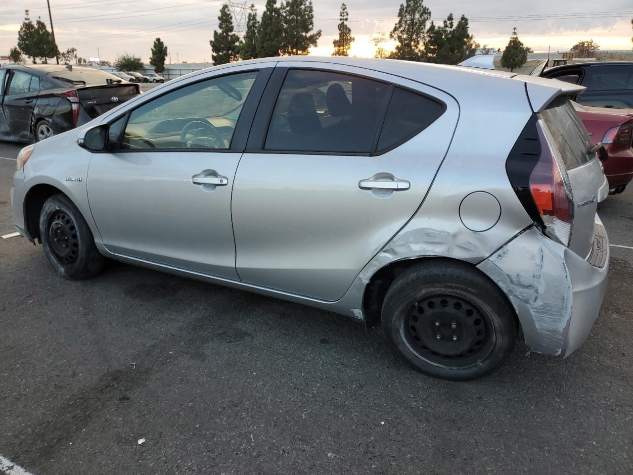 2016 TOYOTA Prius c