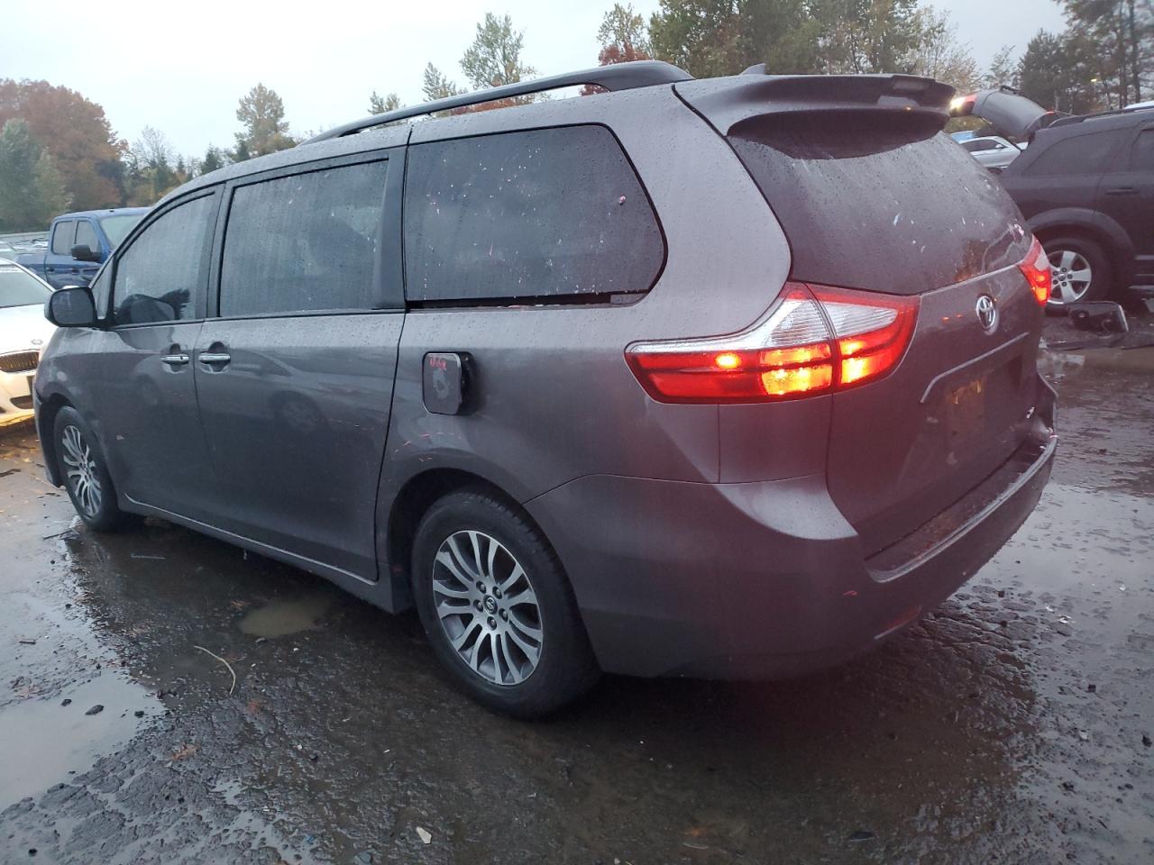 2019 TOYOTA SIENNA