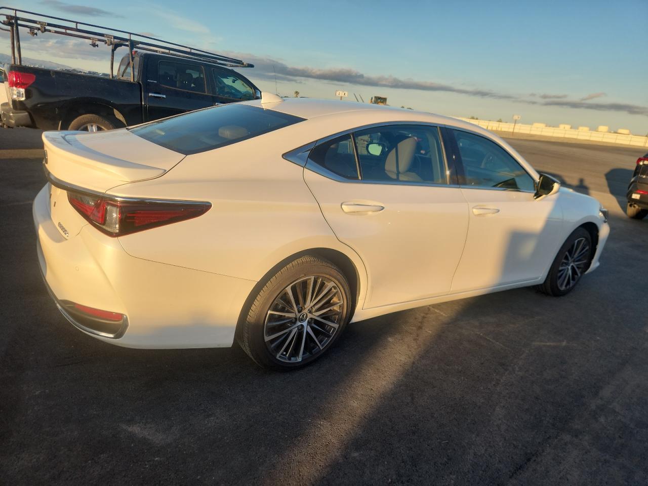 2024 LEXUS ES 300H