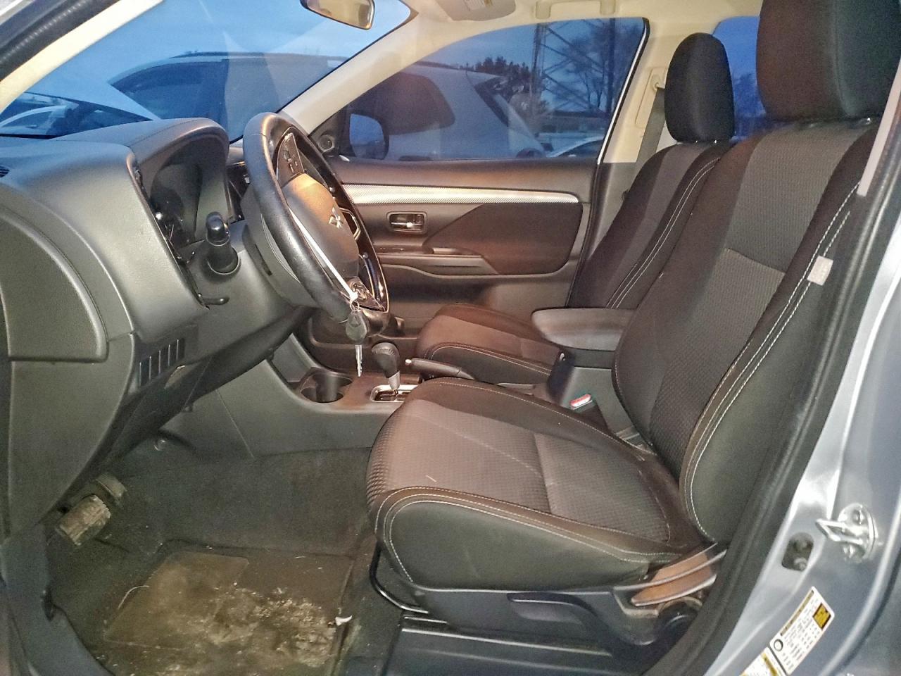 2016 MITSUBISHI outlander