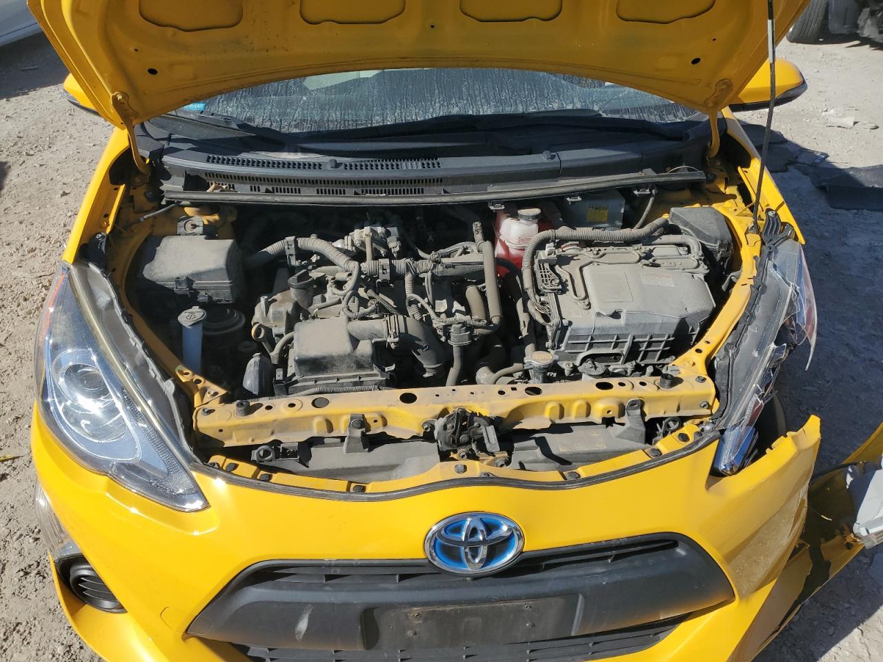 2015 TOYOTA Prius c