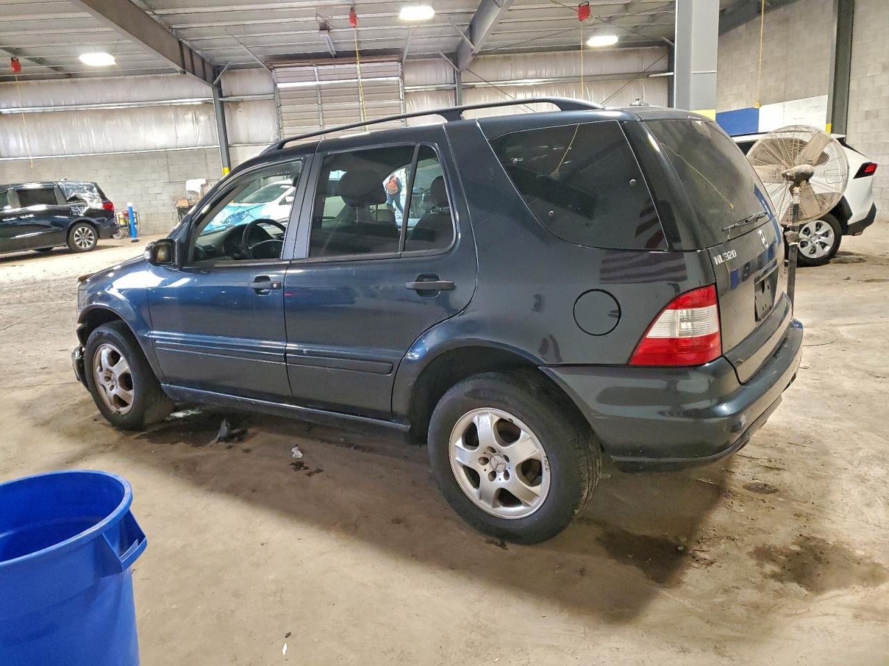 2002 MERCEDES-BENZ ML-Class
