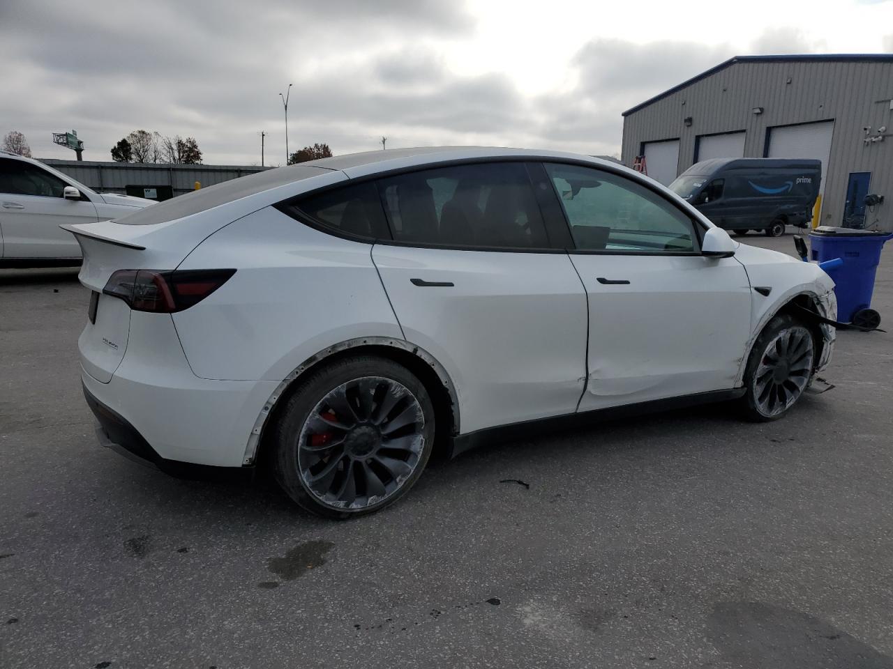 2024 TESLA MODEL Y
