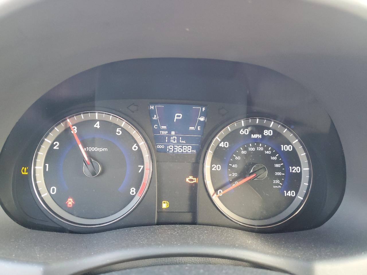 2012 HYUNDAI ACCENT