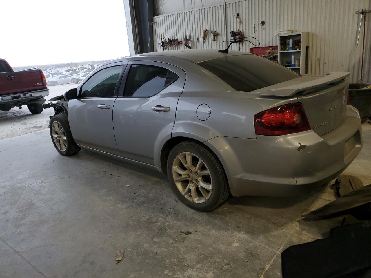 2014 DODGE Avenger