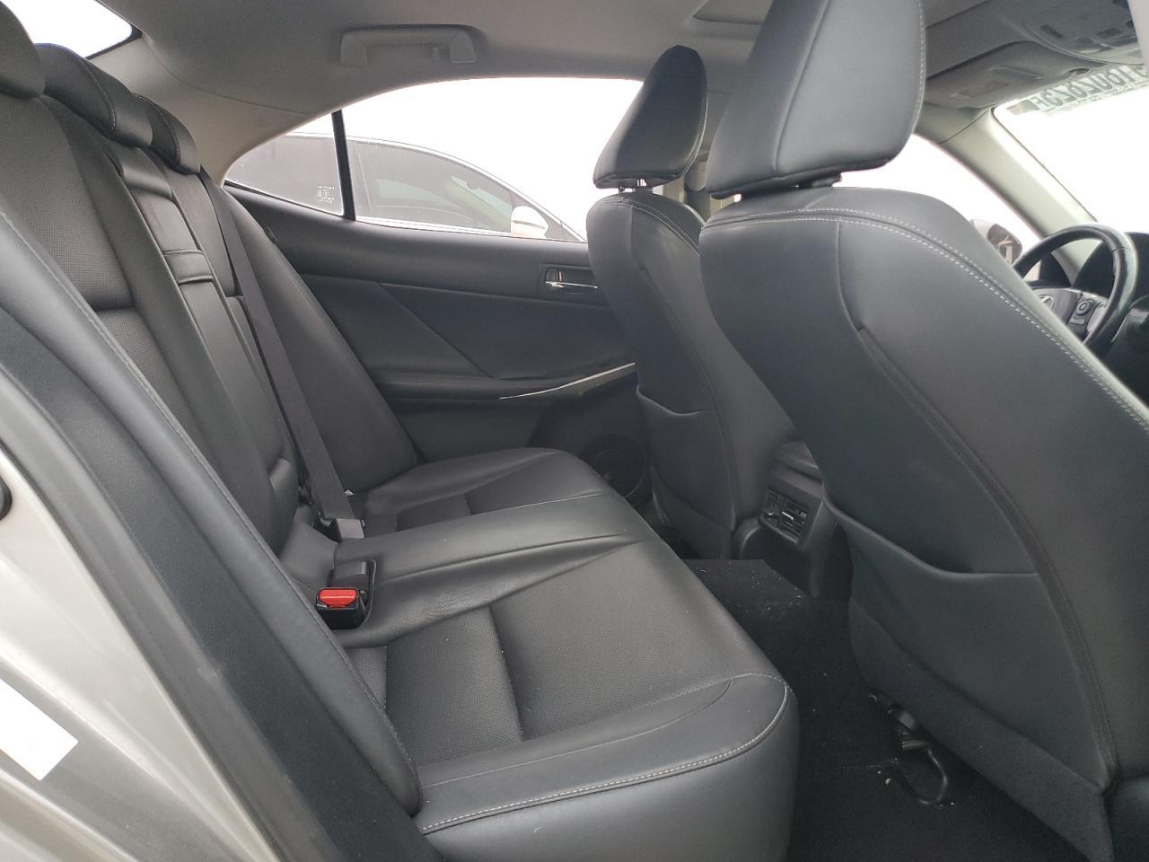 2016 LEXUS IS 300