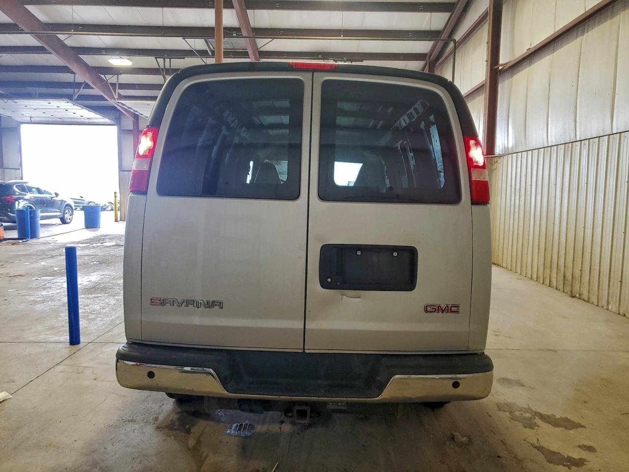 2017 GMC Savana
