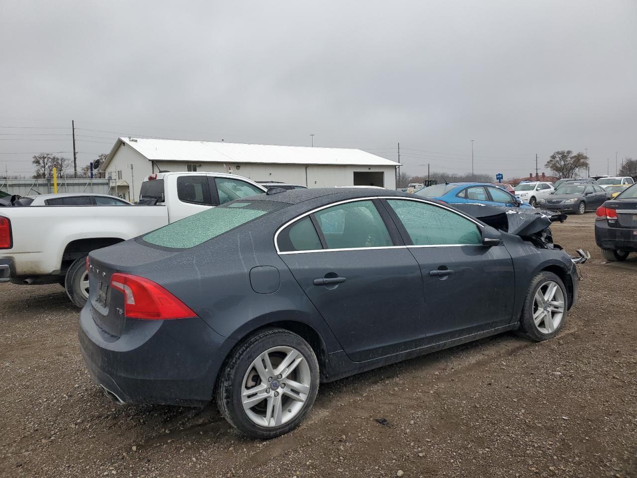 2015 VOLVO S60