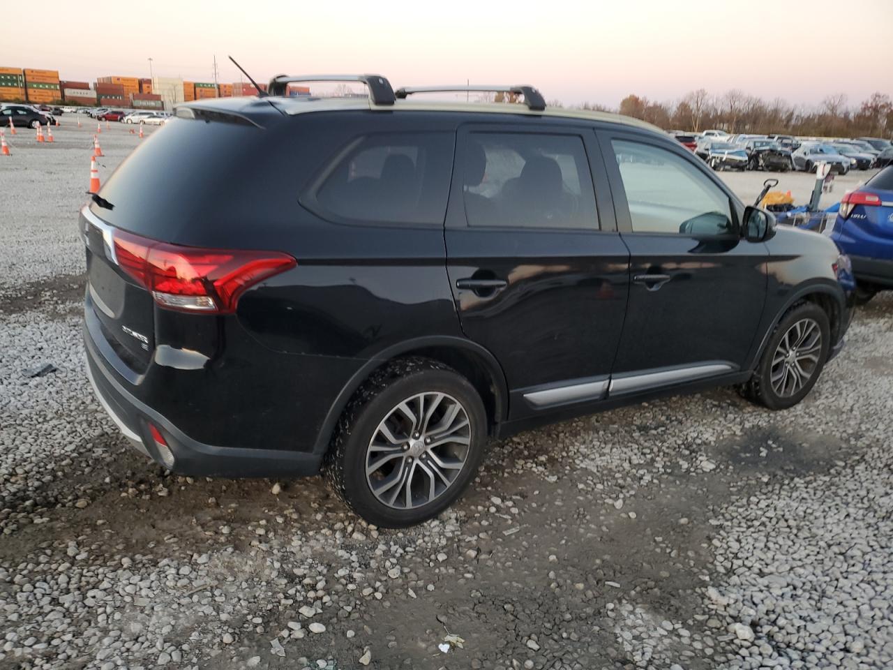 2016 MITSUBISHI outlander