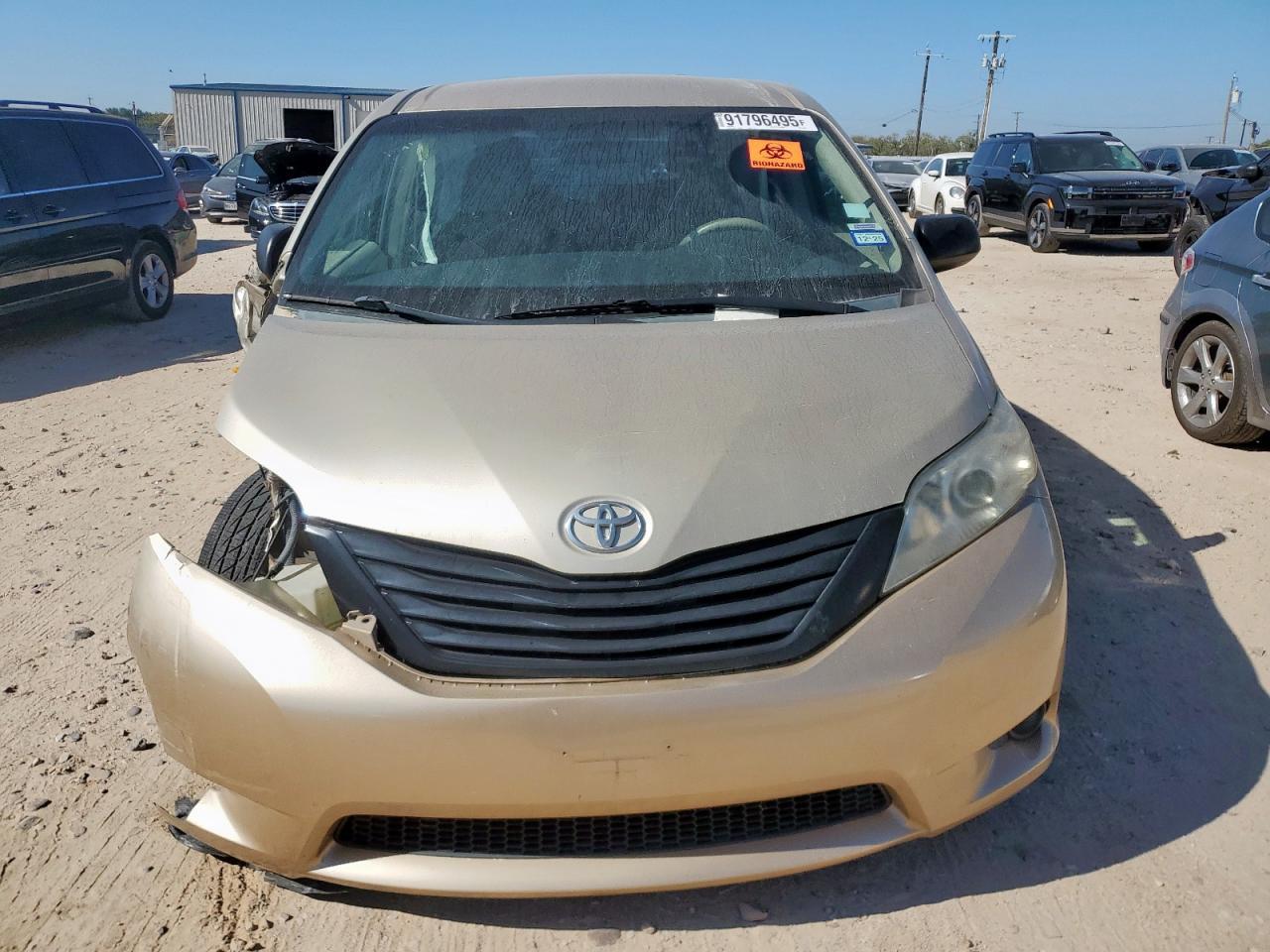2014 TOYOTA SIENNA