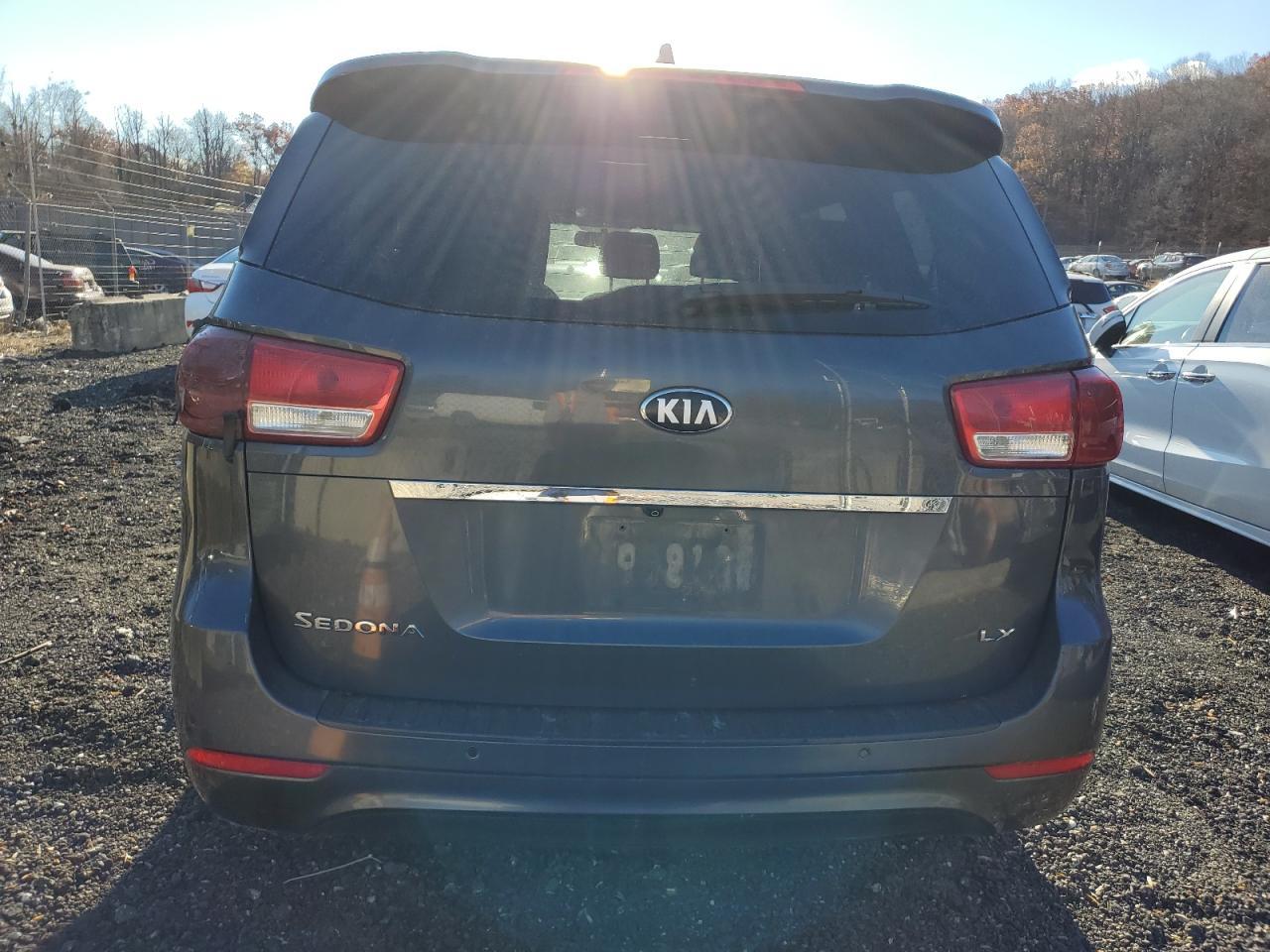 2016 KIA SEDONA
