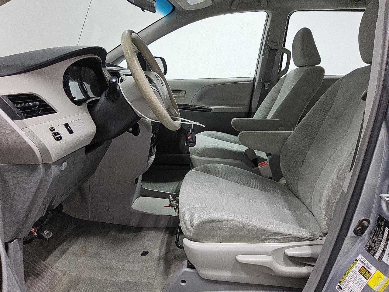 2014 TOYOTA SIENNA
