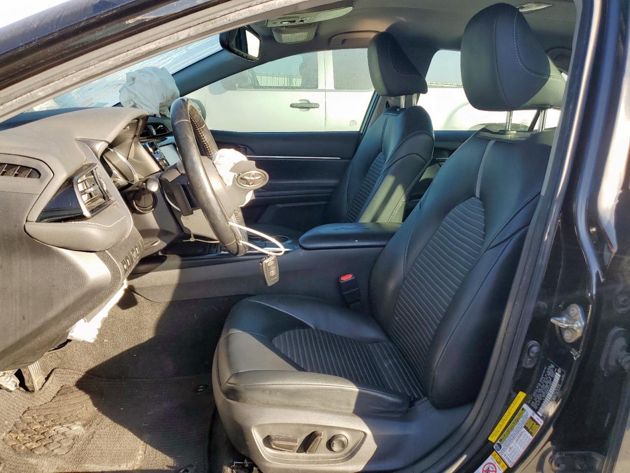 2019 TOYOTA CAMRY