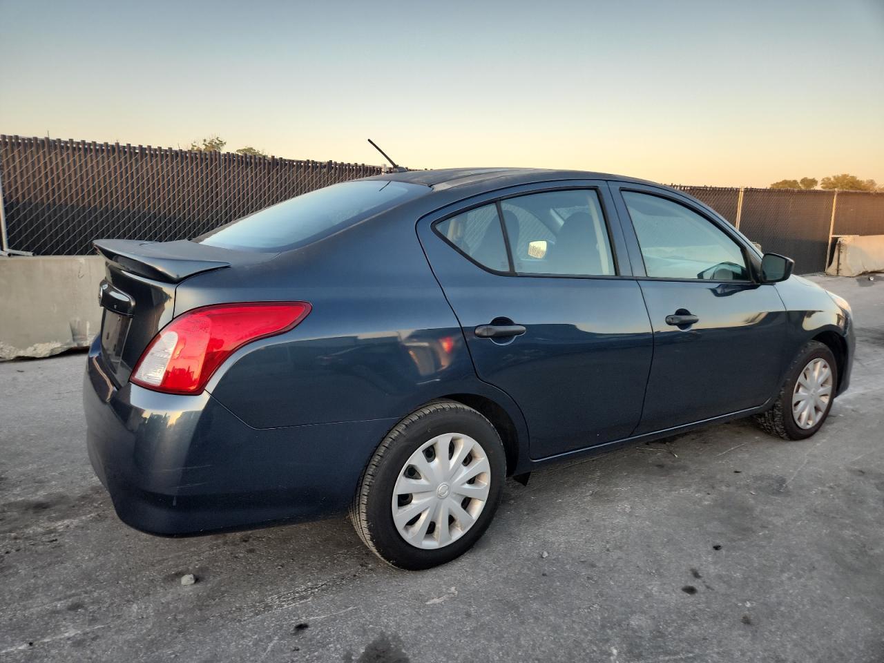 2017 NISSAN VERSA