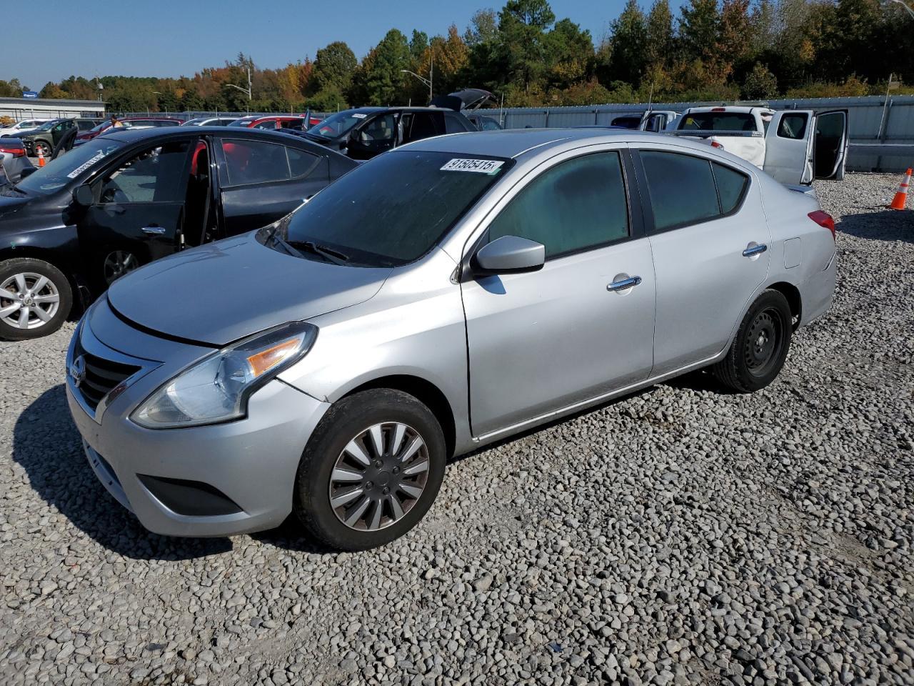 2017 NISSAN VERSA