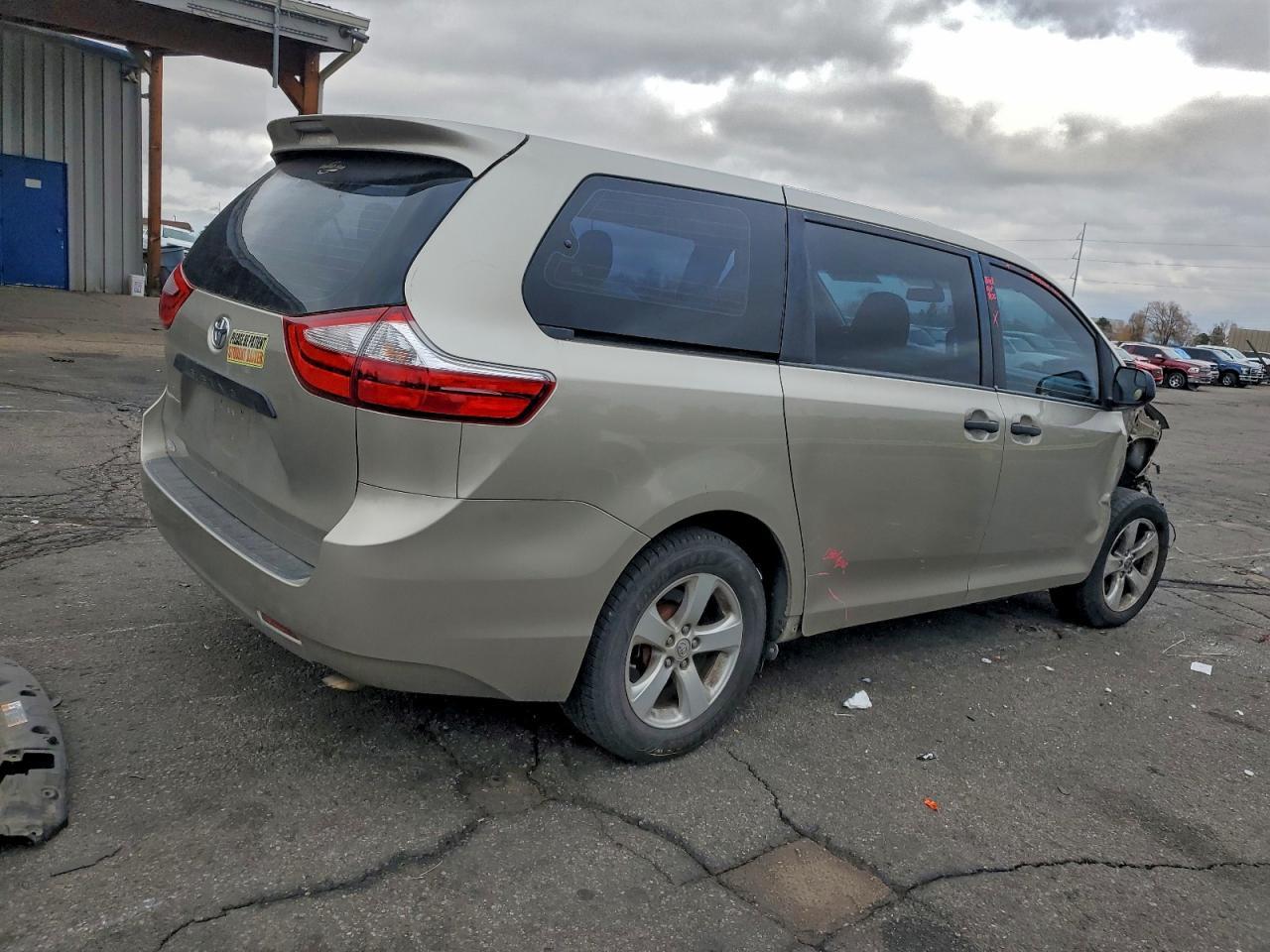 2015 TOYOTA SIENNA