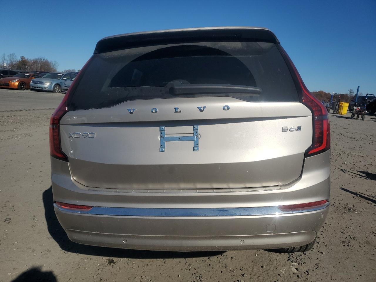 2025 VOLVO XC90