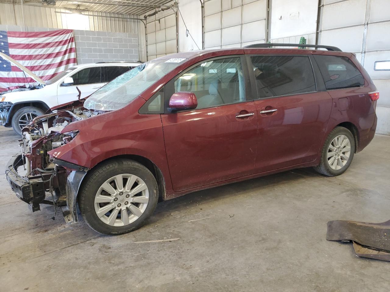2015 TOYOTA SIENNA