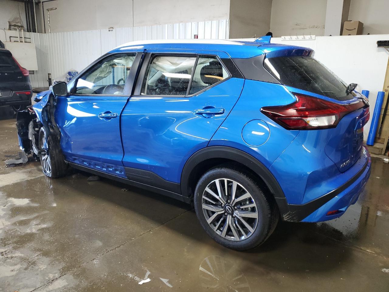 2024 NISSAN KICKS