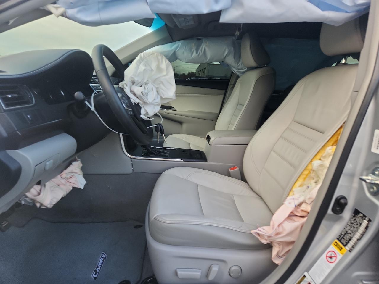 2016 TOYOTA CAMRY