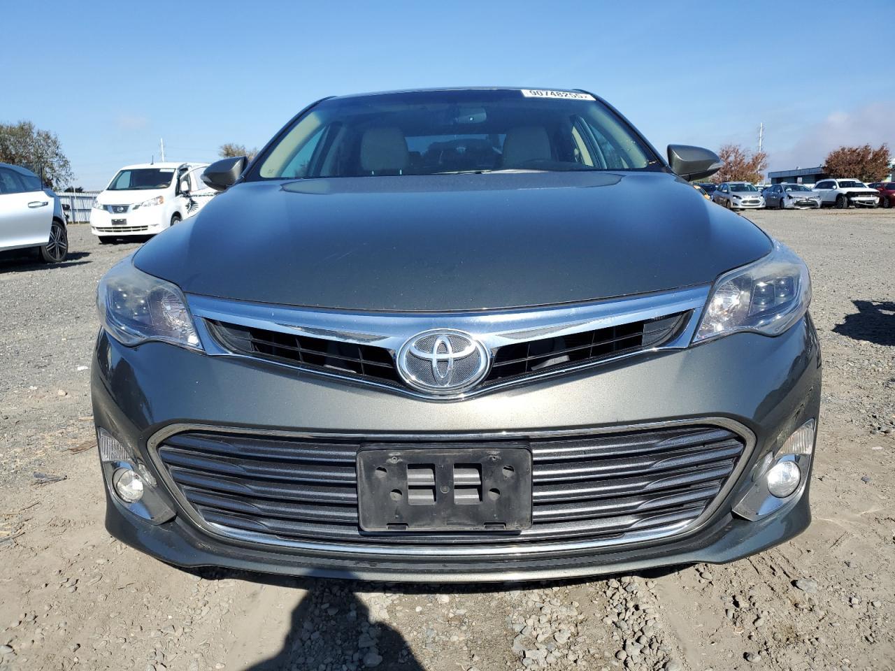 2013 TOYOTA Avalon