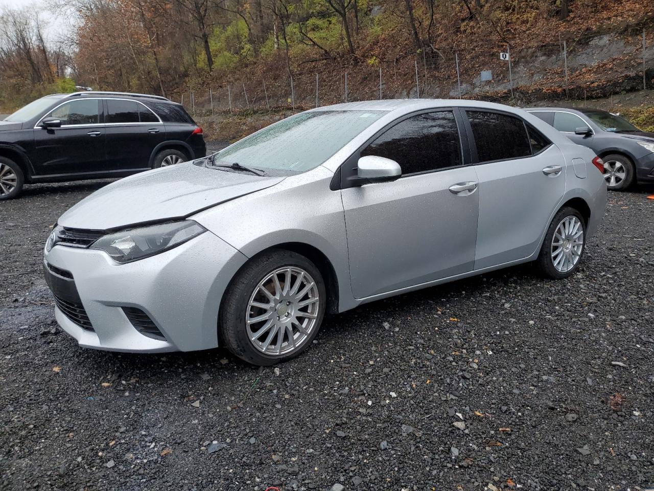 2015 TOYOTA COROLLA