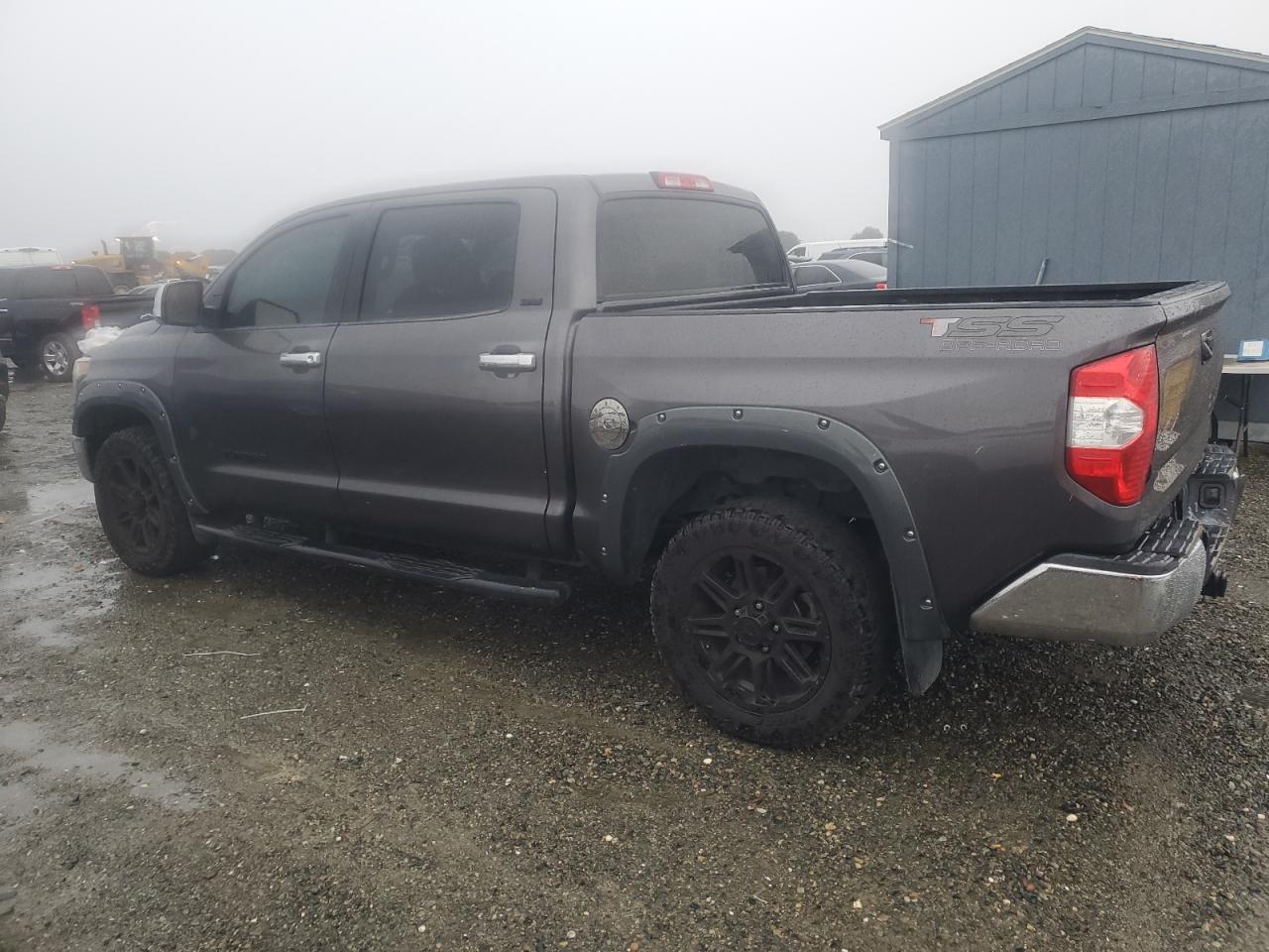 2018 TOYOTA TUNDRA