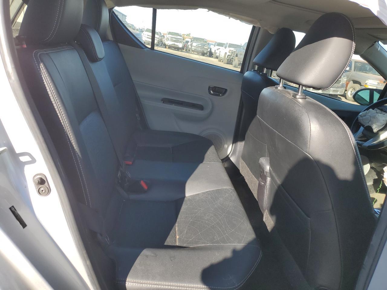 2013 TOYOTA Prius c