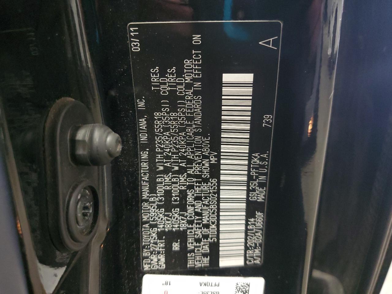 2011 TOYOTA SIENNA