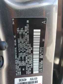 2011 TOYOTA SIENNA