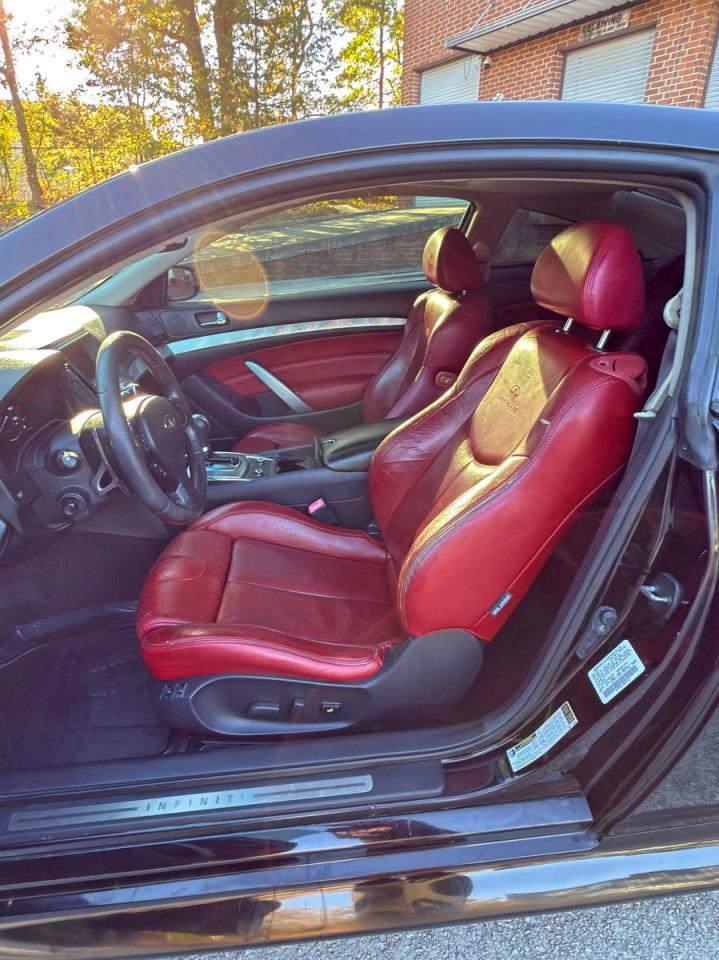 2012 INFINITI G37