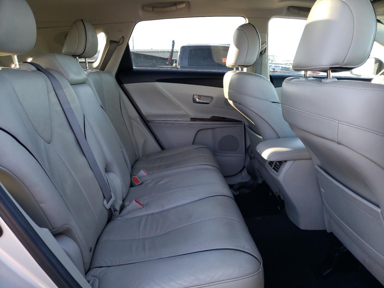 2010 TOYOTA VENZA