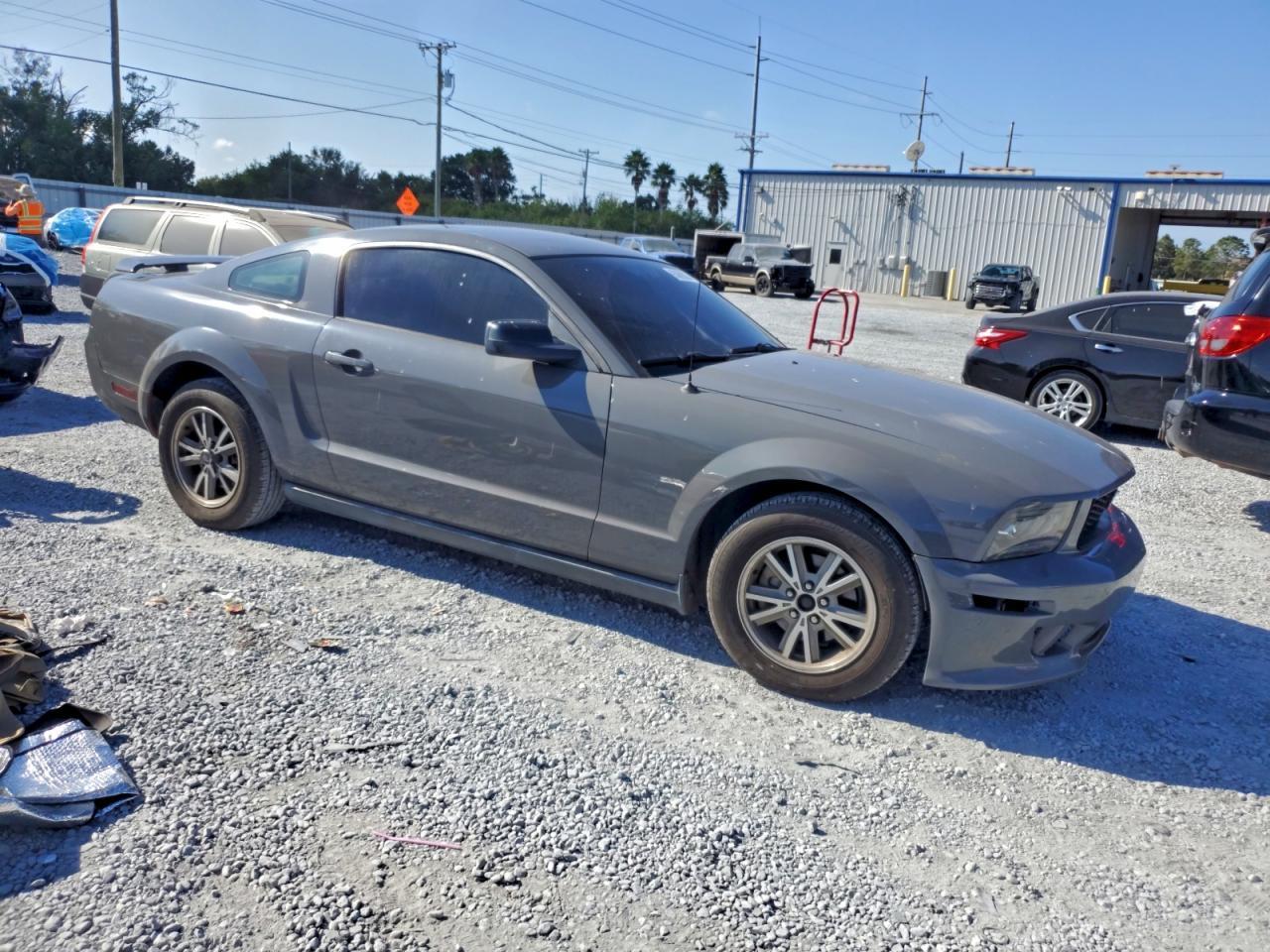2005 FORD MUSTANG
