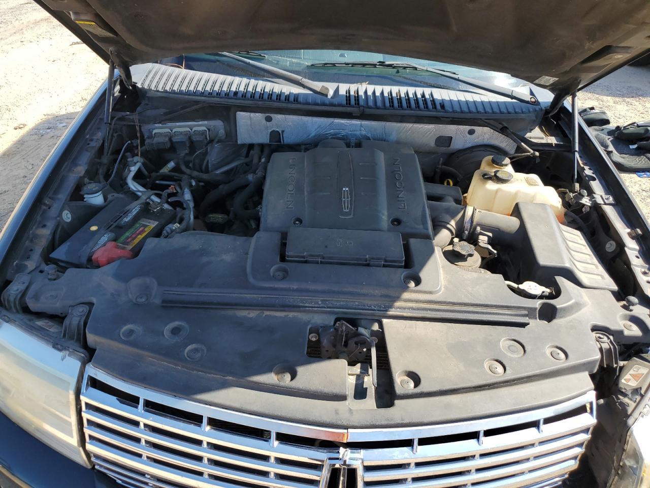 2010 LINCOLN Navigator