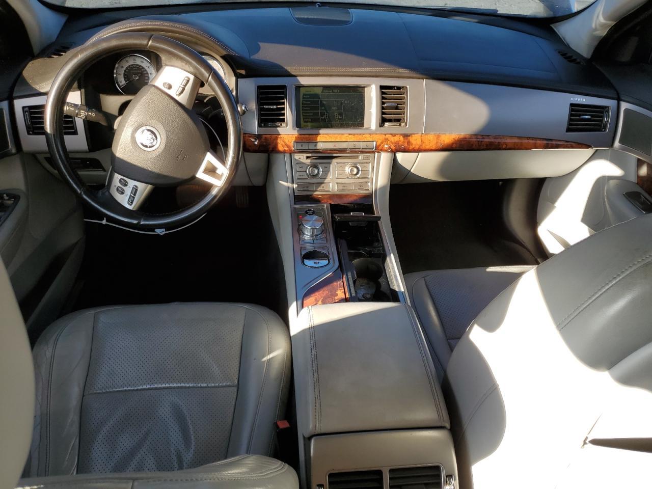 2010 JAGUAR XF