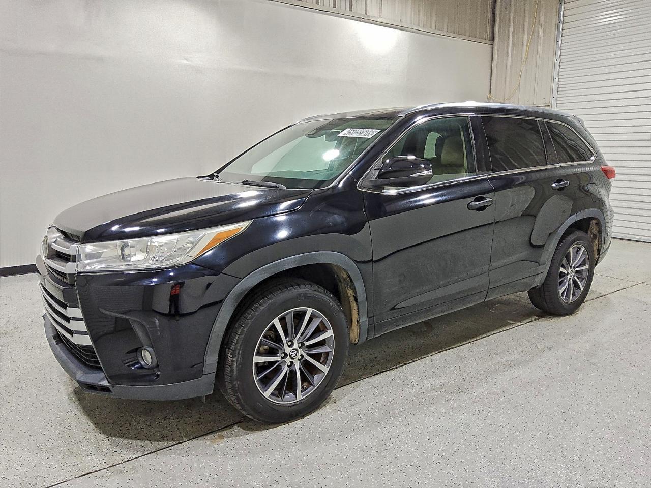 2017 TOYOTA HIGHLANDER