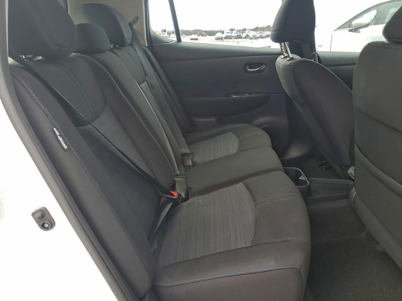 2025 NISSAN LEAF