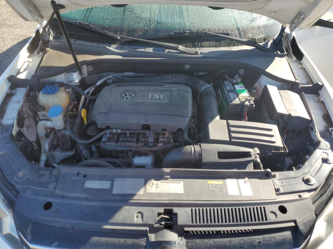 2014 VOLKSWAGEN Passat
