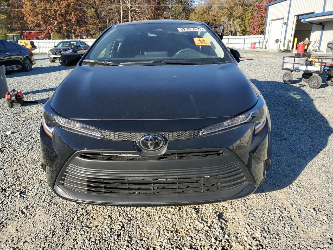 2025 TOYOTA COROLLA