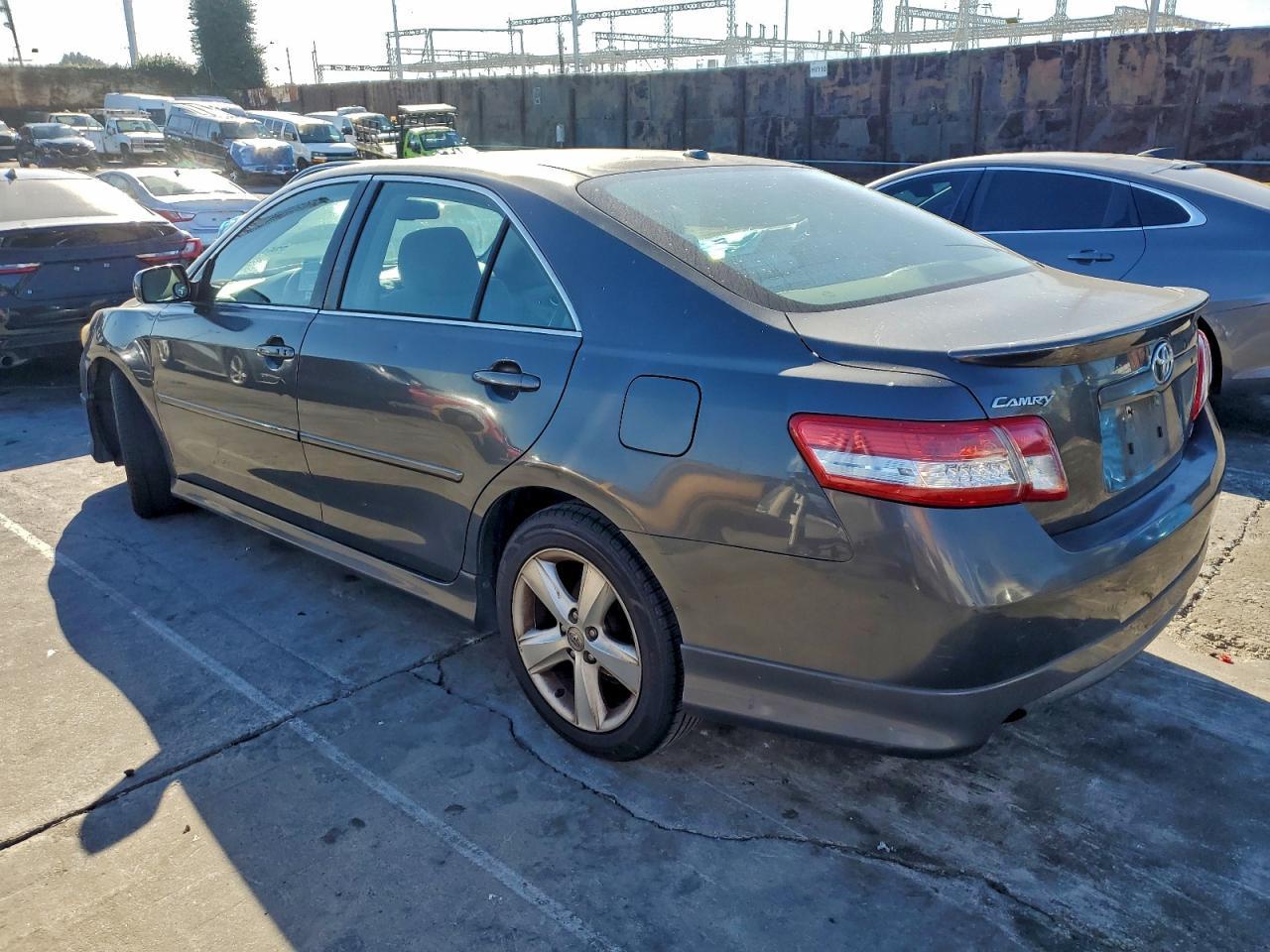 2011 TOYOTA CAMRY