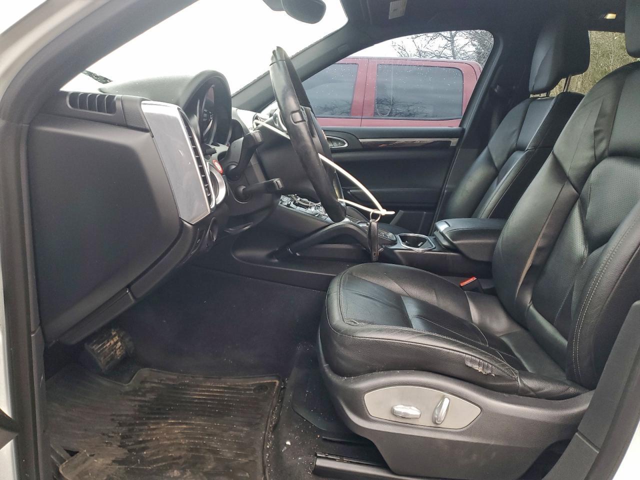 2014 PORSCHE CAYENNE